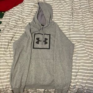 Under Armour Sweatshirt